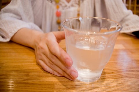 1日という名の「コップ」に入っている時間という名の「水」を何に注ぐかで人生は大きく変わる